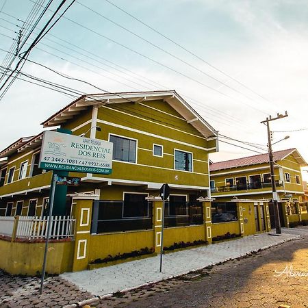 Apartpousada Residencial Dos Reis Sao Francisco do Sul Eksteriør billede