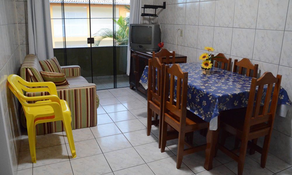 Apartpousada Residencial Dos Reis Sao Francisco do Sul Eksteriør billede